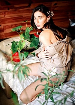 Ann Bryunetka image 3 of 4