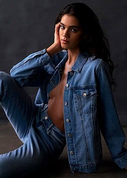 Anna Avila image 3 of 3