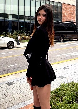 Anna Blue (streamer) image 2 of 4