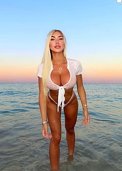 Anna DiCenzo image 1 of 2