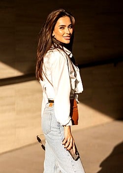 Anna Dolia image 2 of 4