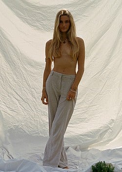 Anna Follmann image 4 of 4