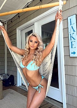 Anna Harville image 2 of 4
