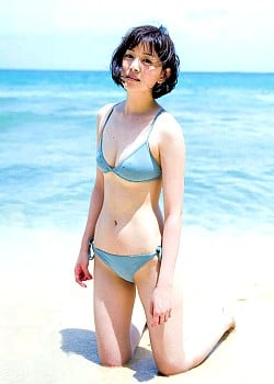 Anna Ishibashi image 1 of 4
