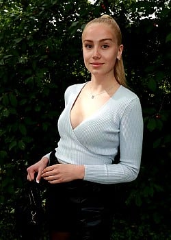 Anna Kaderavkova image 2 of 3