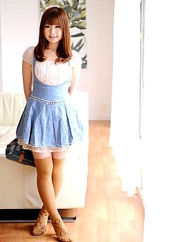 Anna Momoi image 2 of 3