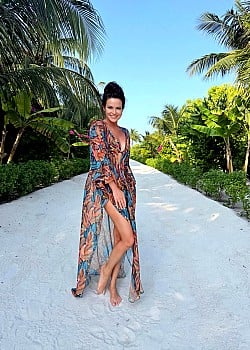 Anna Peskova image 1 of 3
