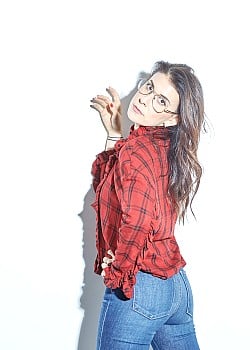 Anna Roisman image 2 of 3