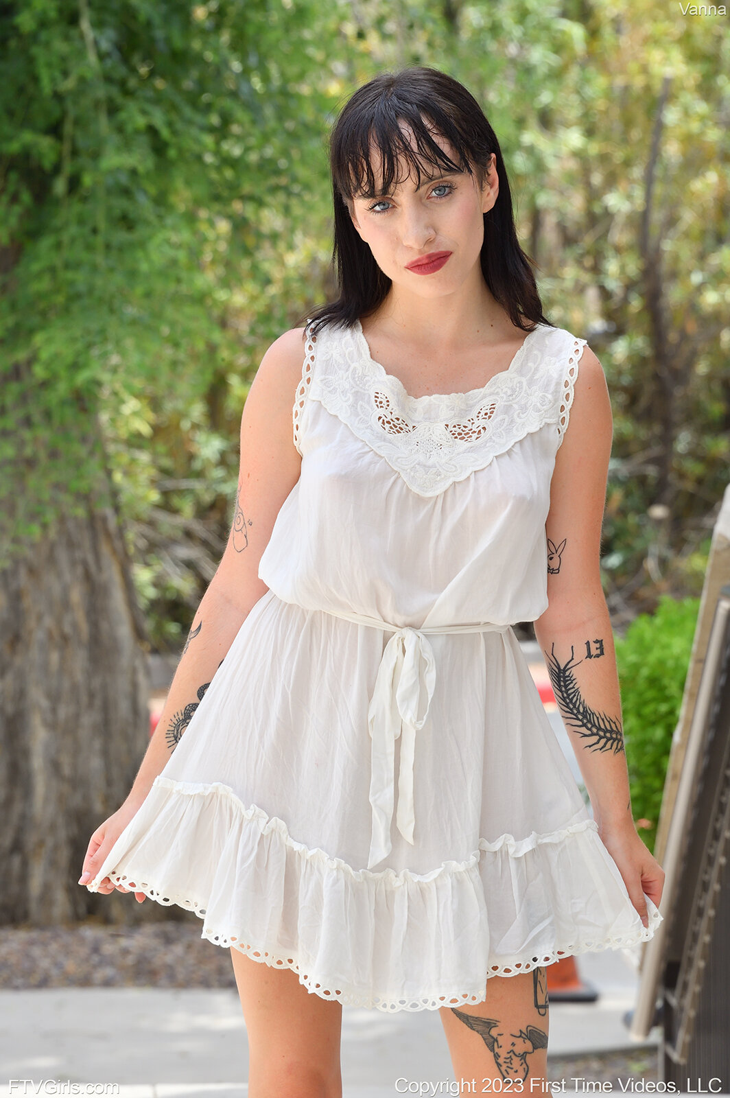 Anna Starr - Free nude pics, galleries & more at Babepedia