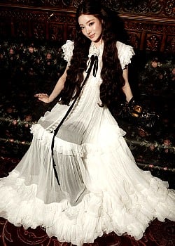 Anna Tanaka image 3 of 3