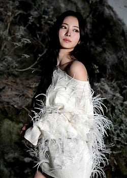 Anna Tanaka image 1 of 2