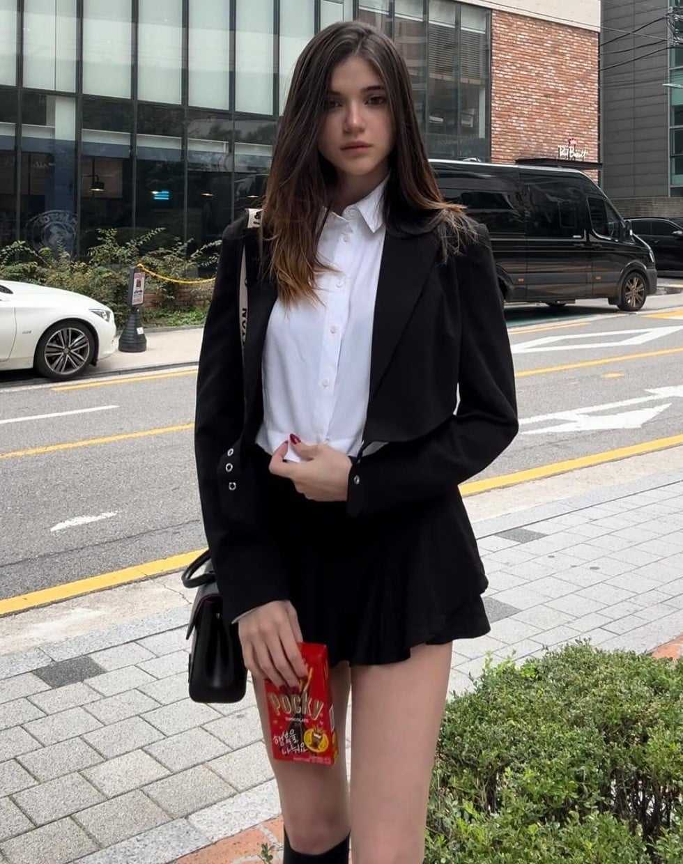 AnnaBlue