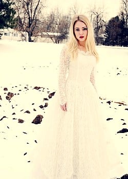 AnnaSophia Robb image 4 of 4