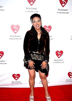 Annabella Lwin image 3 of 3