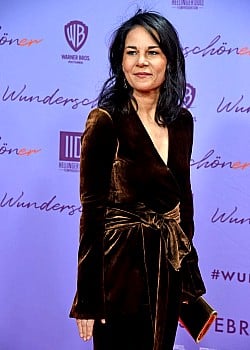 Annalena Baerbock image 2 of 2