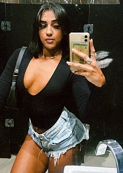 Annalu0f image 4 of 4