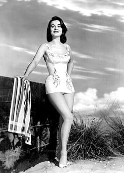 Anne Heywood image 2 of 3