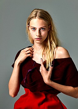 Annie Arnander image 2 of 2
