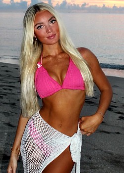 Annie Gebben image 3 of 4