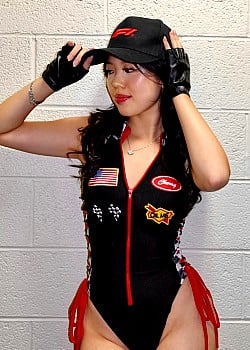 Annie Guo image 2 of 4