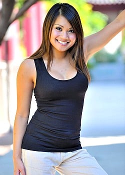 Annie Lee image 3 of 4