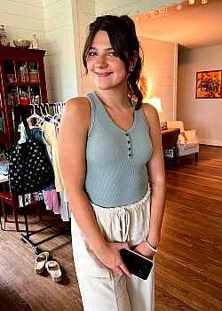 Annie Rose image 2 of 4