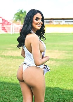 Anniele Maracaja image 3 of 3