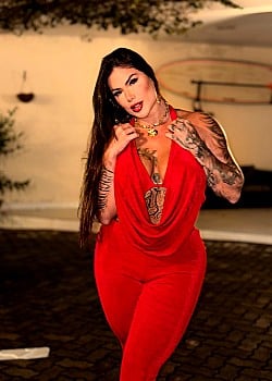 Anny Alves image 4 of 4