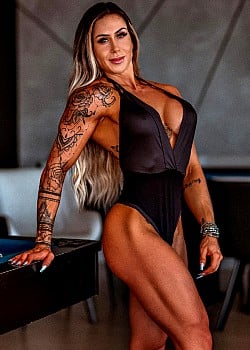 Anny Karoline image 2 of 4