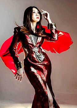 Anny Lay II image 2 of 4