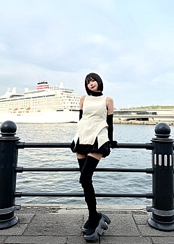 Ano (Singer) image 2 of 3