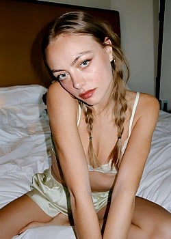 Anouchka Gauthier image 4 of 4