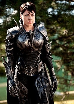 Antje Traue image 4 of 4