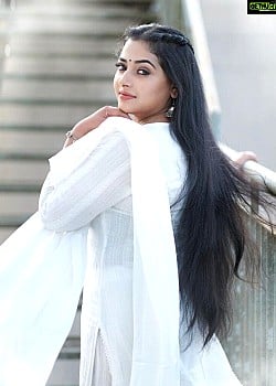 Anu Sithara image 2 of 2