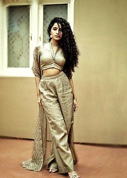 Anupama Parameswaran image 1 of 3