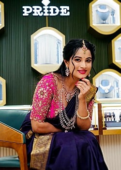 Anusha Rai image 2 of 2