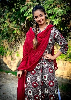 Anushka Sen image 3 of 4