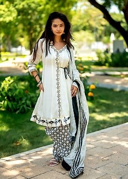 Anushka Sen image 4 of 4