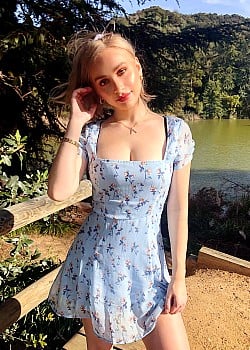 Anya Nicolodi image 2 of 4
