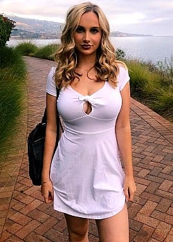 Anya Nicolodi image 4 of 4