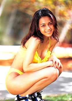 Anza (Singer) image 4 of 4