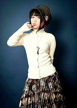 Aoi Yuki image 2 of 4
