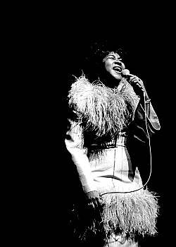 Aretha Franklin image 2 of 3