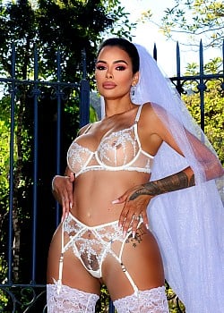 Ariadna Arantes image 4 of 4
