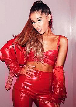 Ariana Grande image 3 of 4