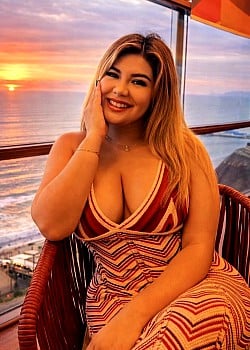 Ariana Zapata image 2 of 3