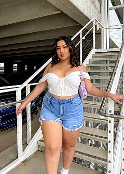 Arlette Jeanett image 1 of 4