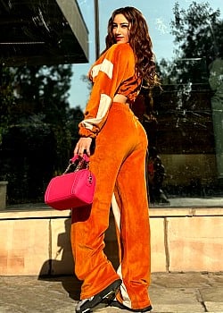 Aroob Khan image 4 of 4
