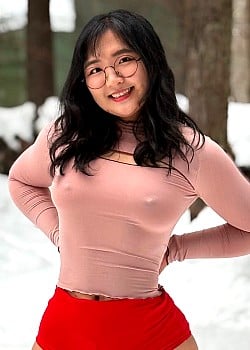 Aroomi Kim image 2 of 2