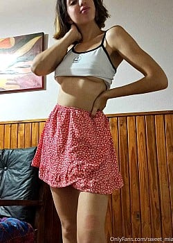 Arya ASMR image 3 of 4